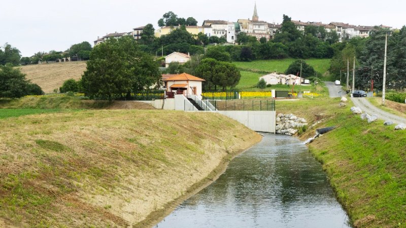 Image 3 : Voie du canal de Saint-Martory pour permettre l'étiage de la rivière Louge - Cheick Saidou / agriculture.gouv.fr