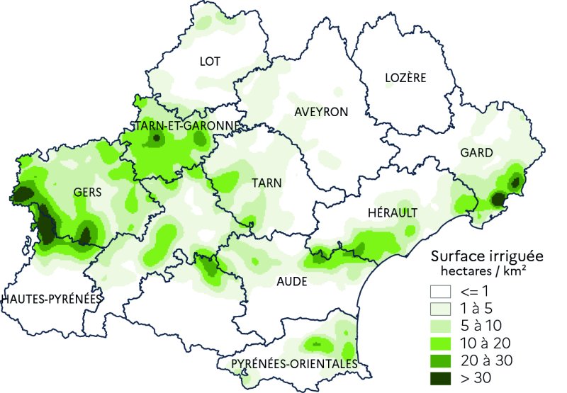 Les surfaces les plus irriguées en Occitanie sont situées autour de la limite entre le Gers et les Hautes-Pyrénées, sur la côte méditerranéenne du département du Gard et dans une moindre mesure dans le Tarn-et-Garonne